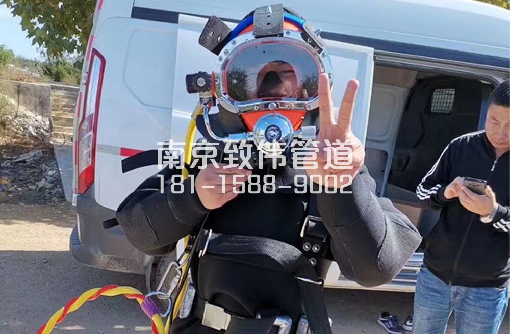 学校沉淀池清底